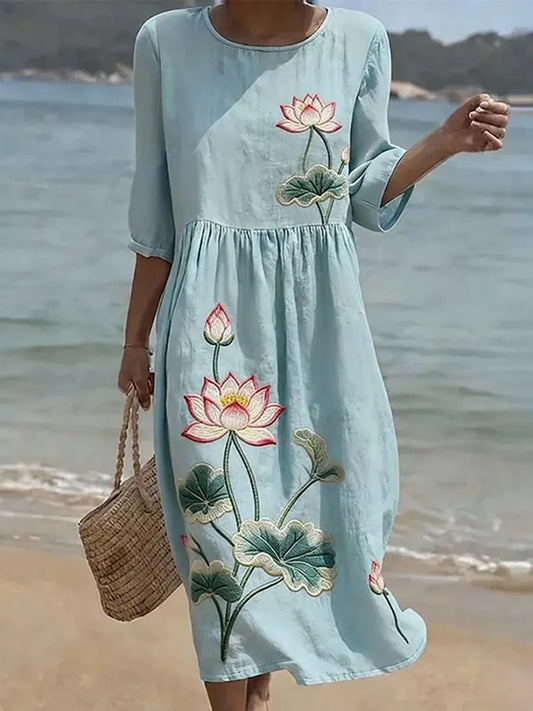 Vestido informal de mujer con estampado floral.