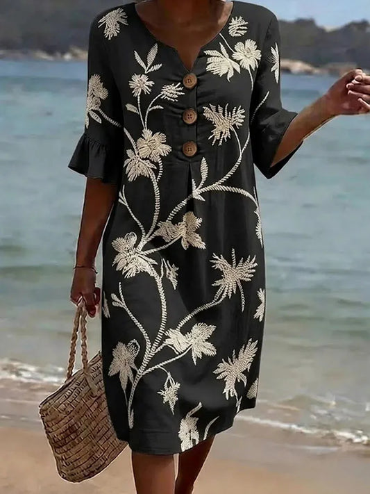 Vestido informal de mujer con estampado floral.