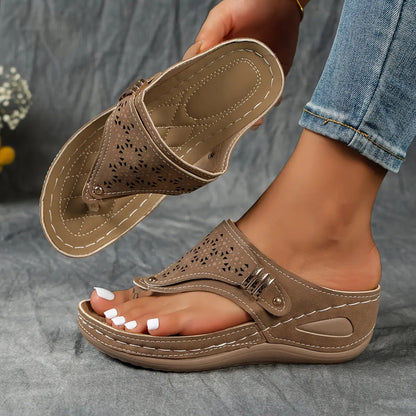 Elisa | Sandalias con cuña y chanclas para mujer