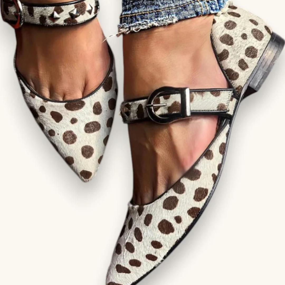 Bailarinas de punta con tiras de estampado de leopardo