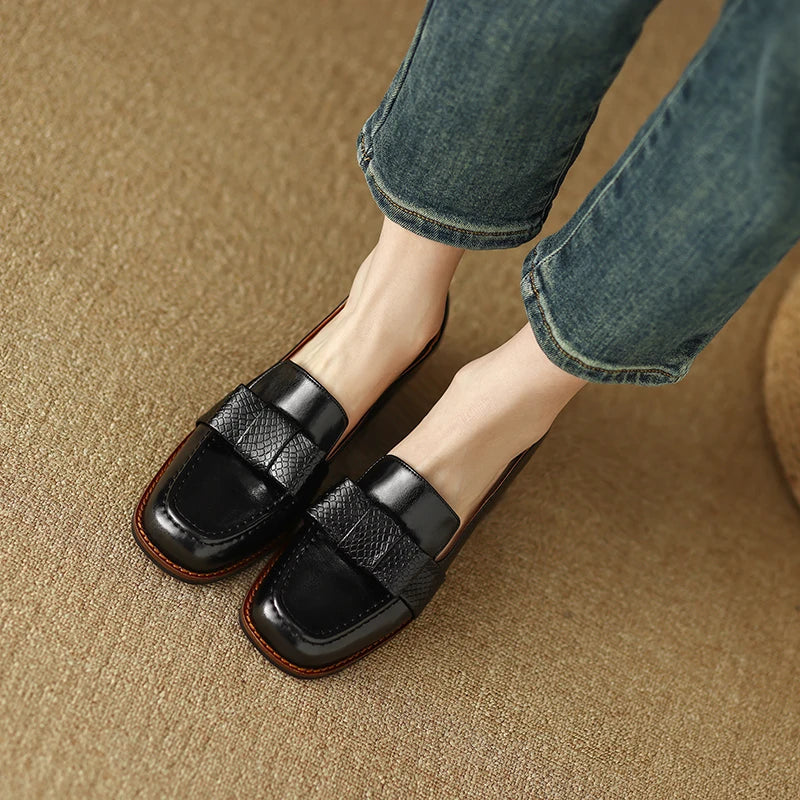TRISHA | Loafers elegantes con detalle de nudo