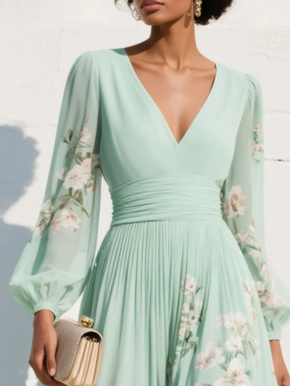 Vestido midi de gasa con escote de pico estampado
