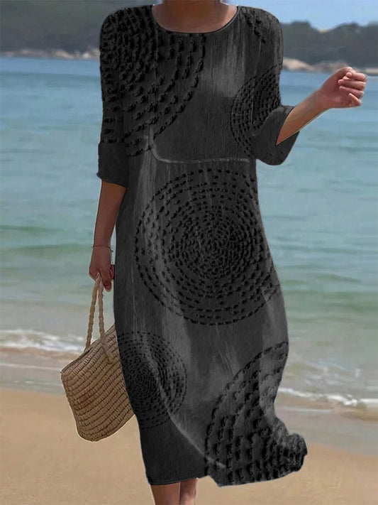 Vestido informal de mujer bordado.